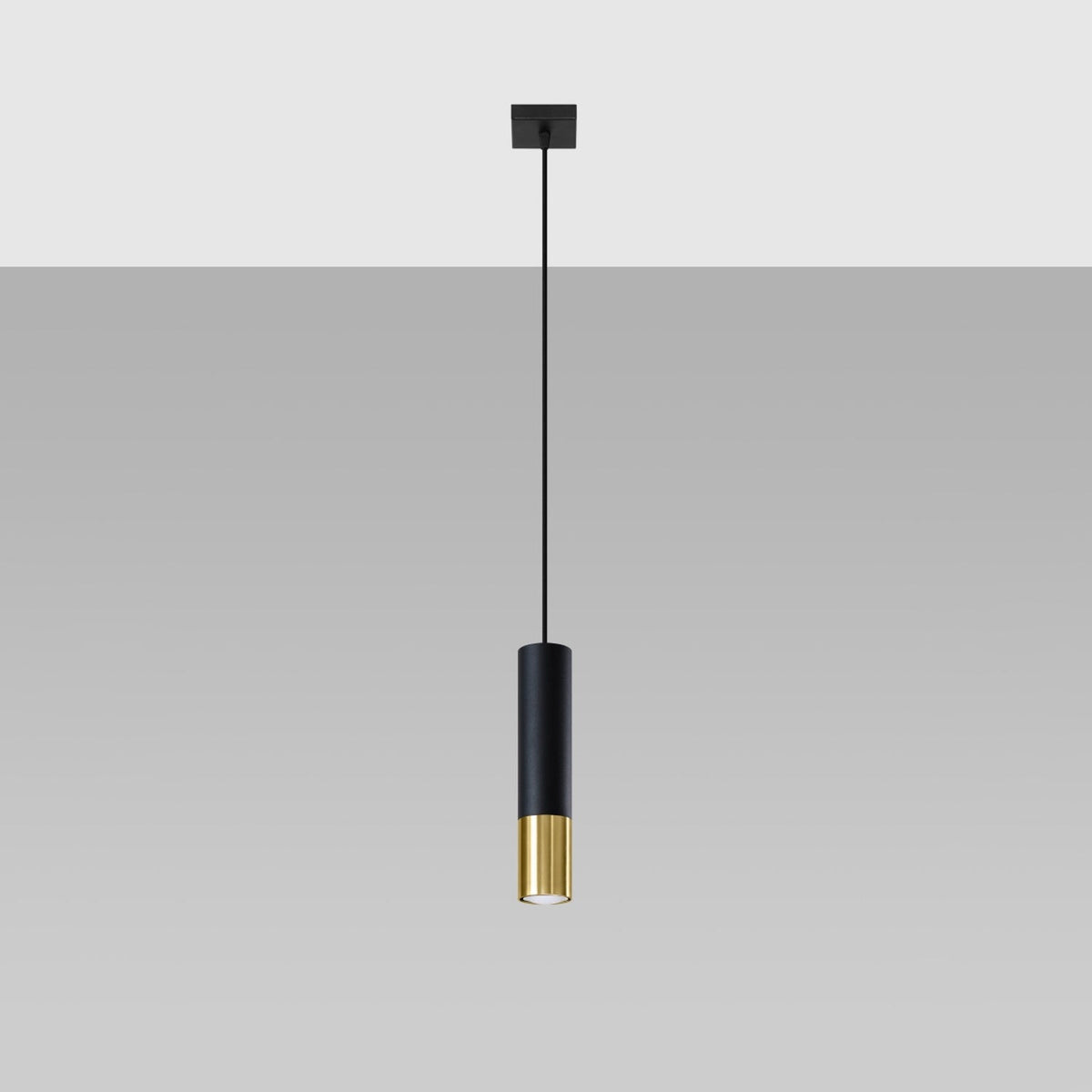 Détail de la bague dorée sur suspension noir et doré Solene, vue 32