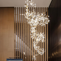 FLORANA – Suspension Florale en Métal Doré et Céramique Lumio™