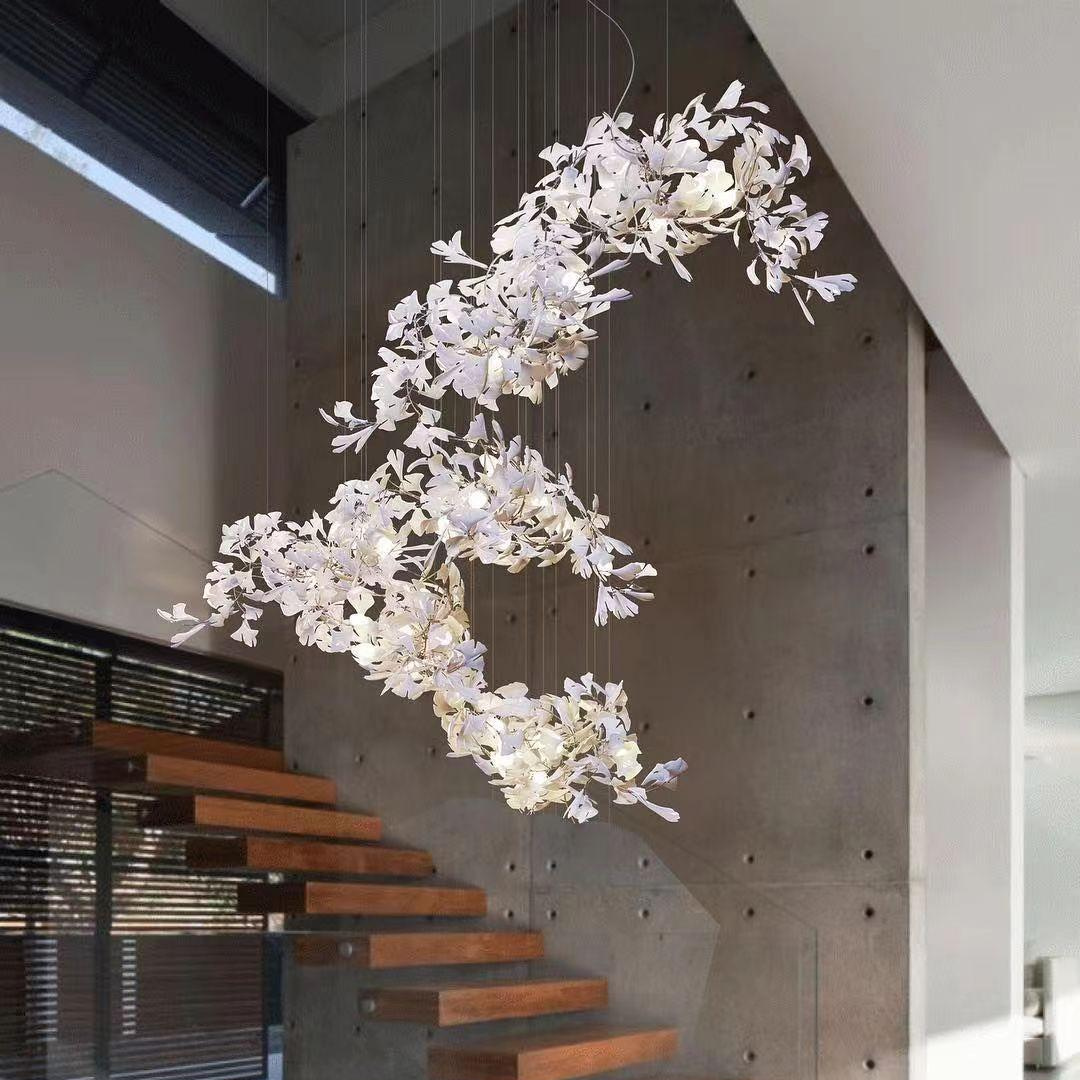FLORANA – Suspension Florale en Métal Doré et Céramique Lumio™