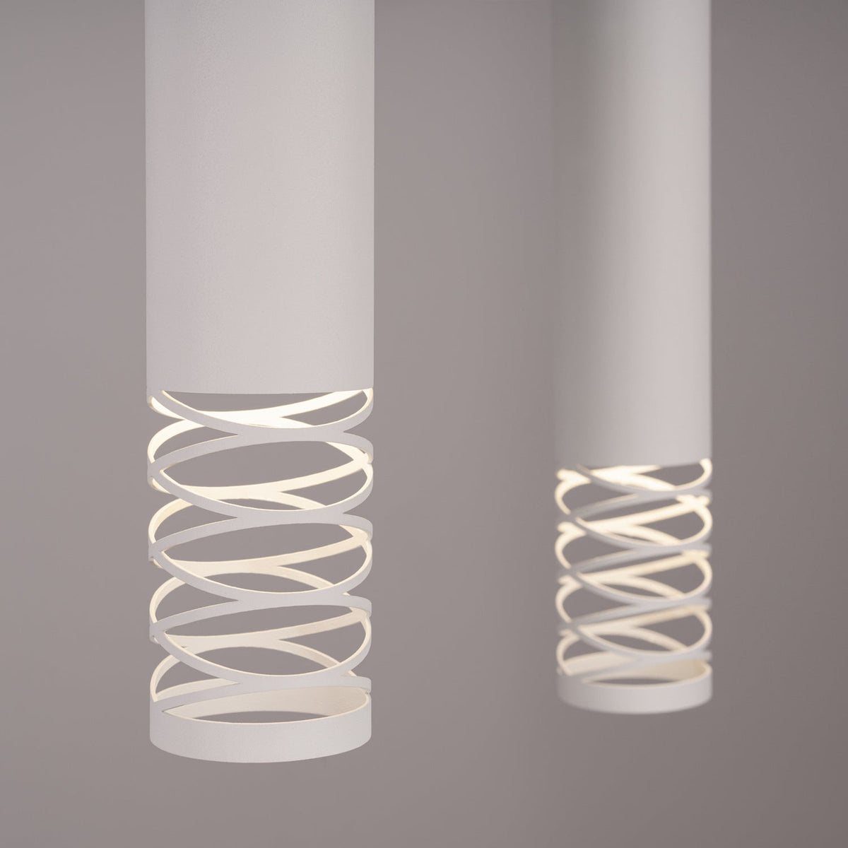 Suspension métal Alara version un tube pour chevet ou bureau
