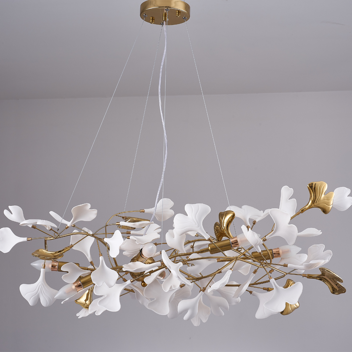 LIFIC – Suspension Feuilles en Céramique et Métal Doré Lumio™