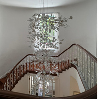 FLORANA – Suspension Florale en Métal Doré et Céramique Lumio™