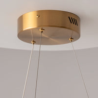 Détail de la structure dorée de la suspension anneau doré Maëlle, vue 8