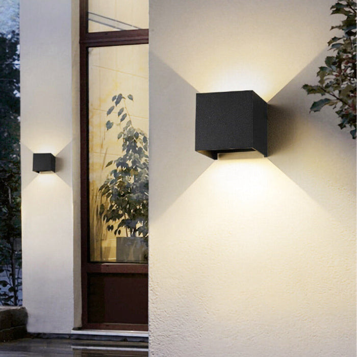 Applique Murale Extérieure LED | Design Élégant et Économique