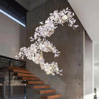 FLORANA – Suspension Florale en Métal Doré et Céramique Lumio™