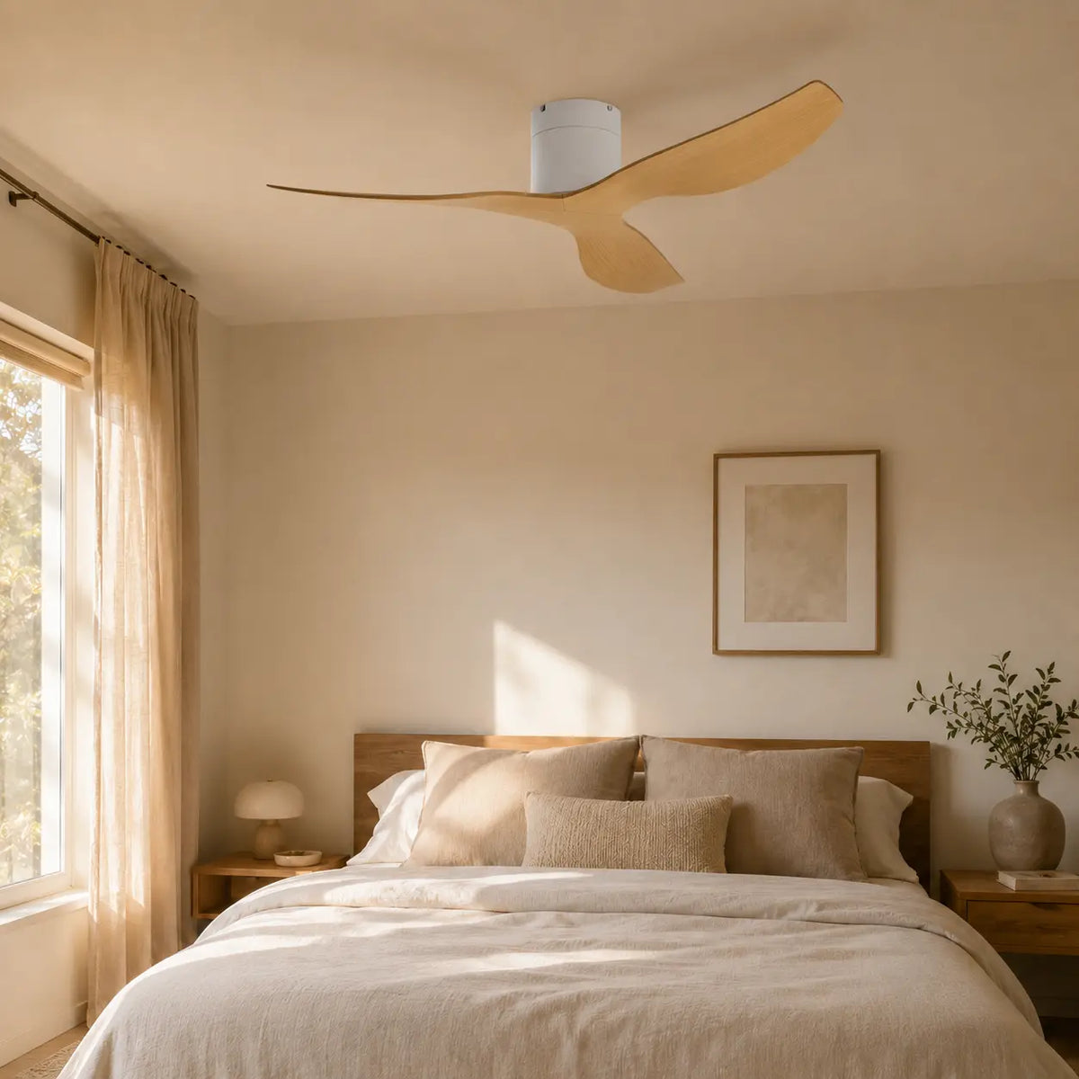 Plafonnier Ventilateur Silencieux Design Plat Bois Clair profil plat vu de côté