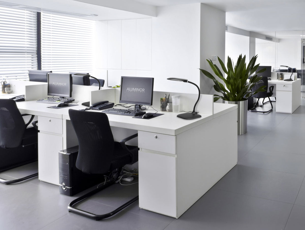 Lampe de Bureau MIKA | Design Moderne & Éclairage Ajustable