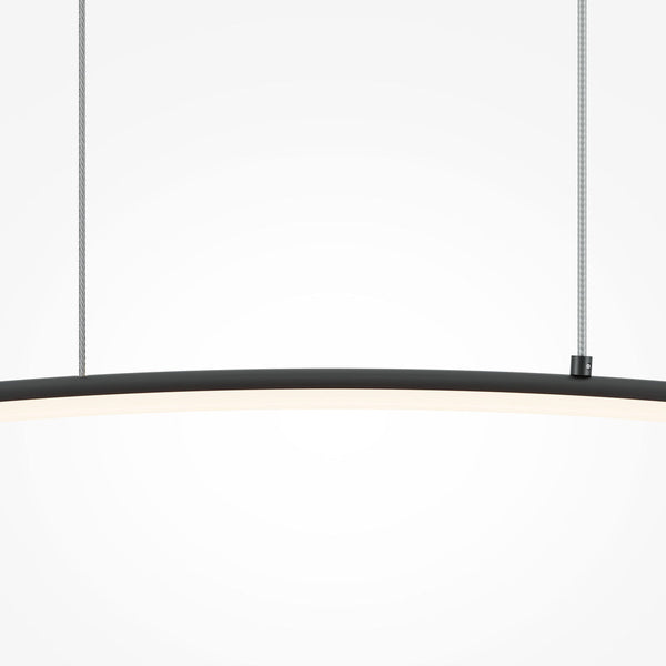 Détail du diffuseur blanc de la suspension LED linéaire finition noir mat