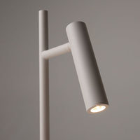 Silhouette fine et graphique de la lampe de chevet liseuse Estudo noire