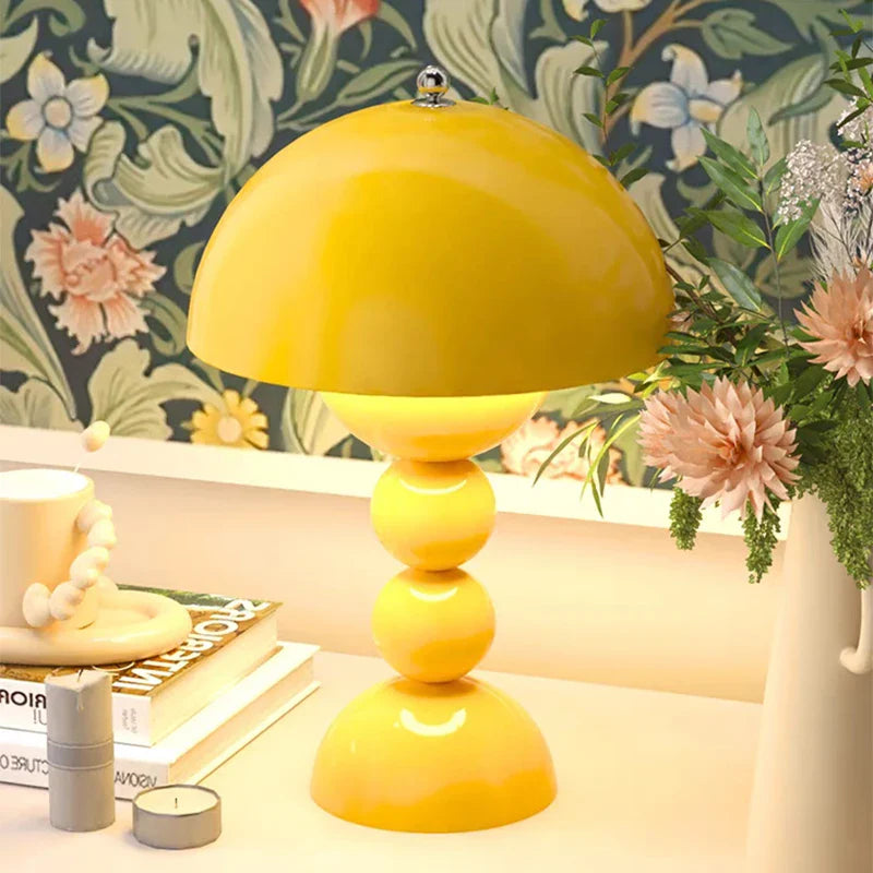 POPPY | Lampe vintage jaune USB au style rétro éclatant