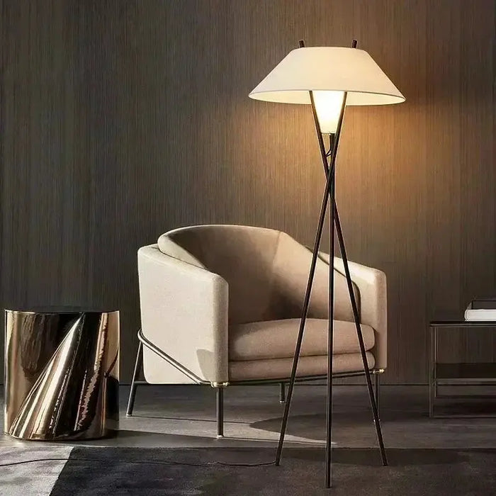 Lampadaire salon – Design Minimaliste avec Abat-Jour Évasé pour Intérieur Contemporain ANNA MONICA