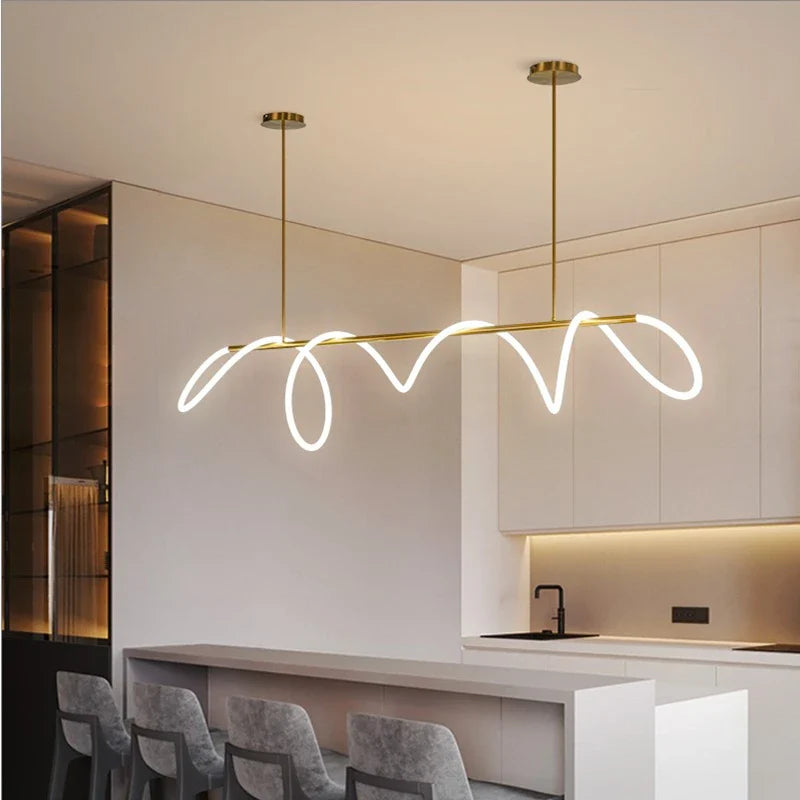 LINOVA – Suspension LED Ondulée Dorée Design Lumio™