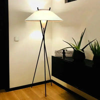 Lampadaire salon – Design Minimaliste avec Abat-Jour Évasé pour Intérieur Contemporain ANNA MONICA