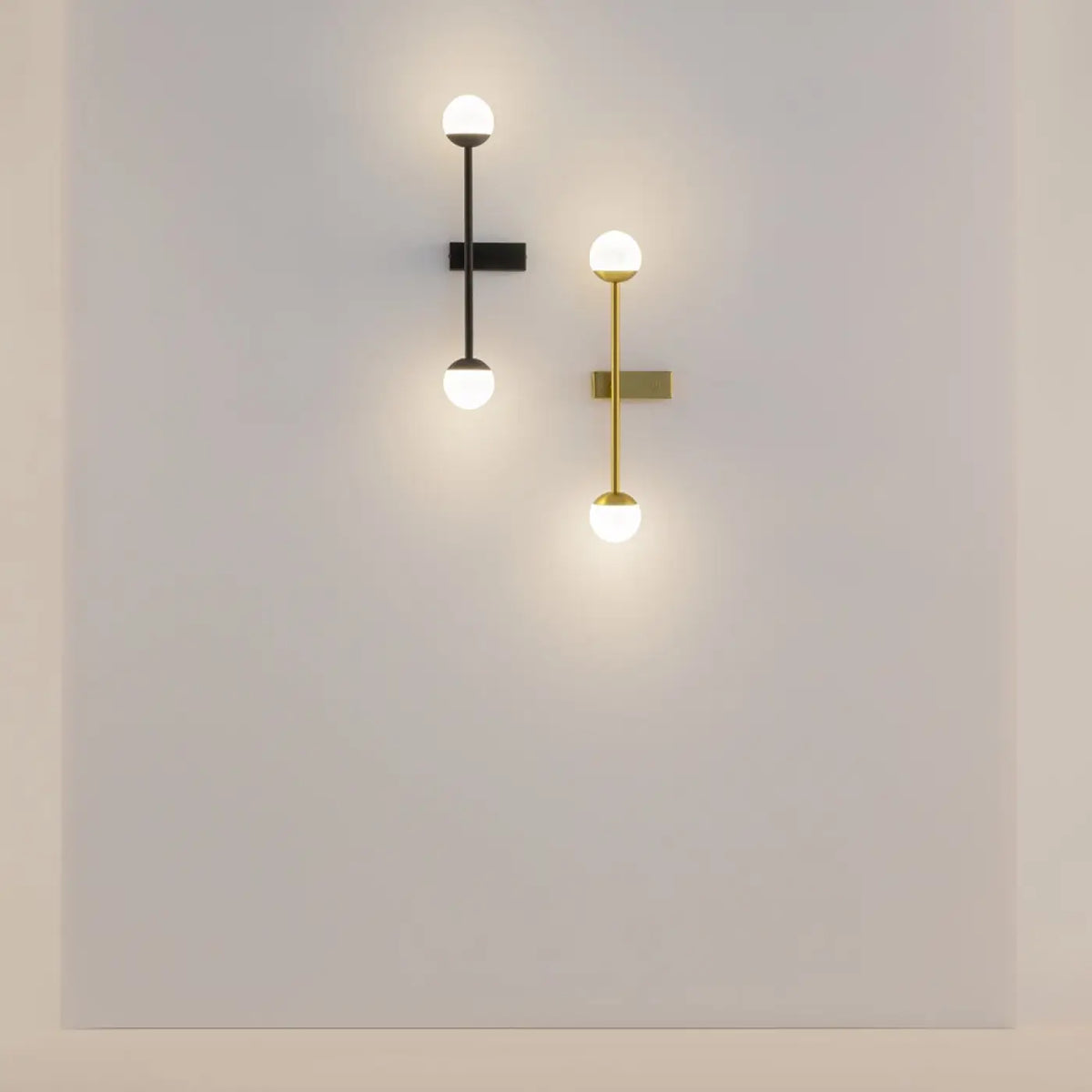 Détail du cercle lumineux de l'applique murale ronde Anouk dorée, vue 9
