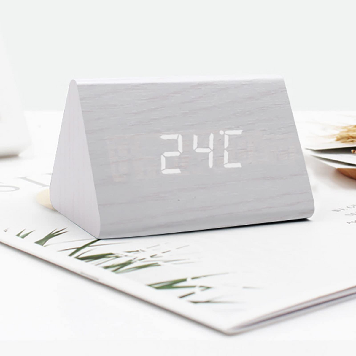 CLOKY – Réveil LED Bois