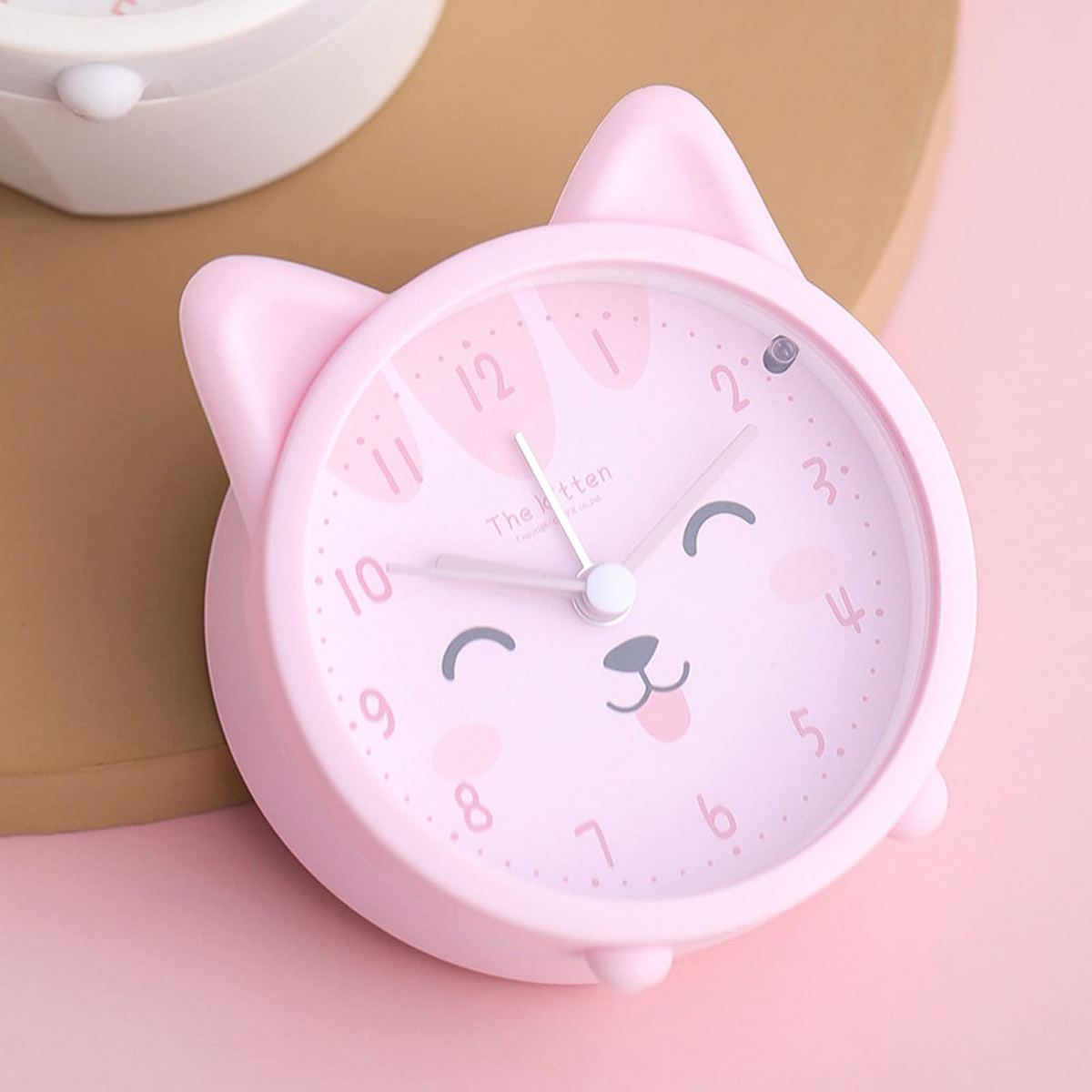 MININOU - Réveil Analogique Silencieux en Silicone – Design Chaton Lumio™
