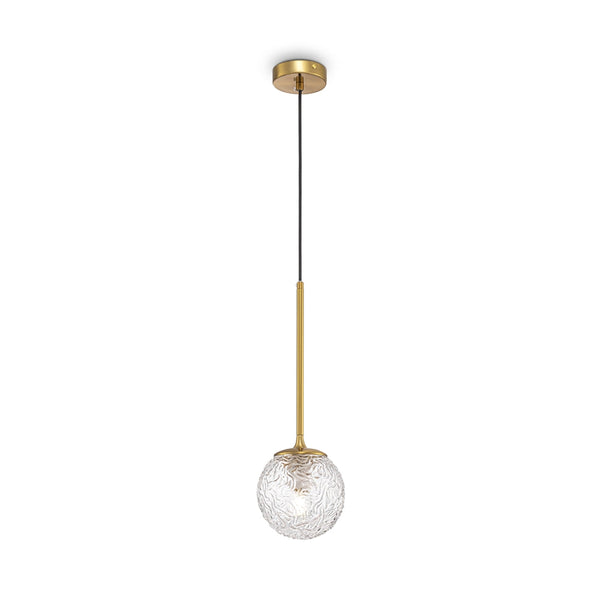 Détail du diffuseur en verre transparent de la suspension Ligero dorée