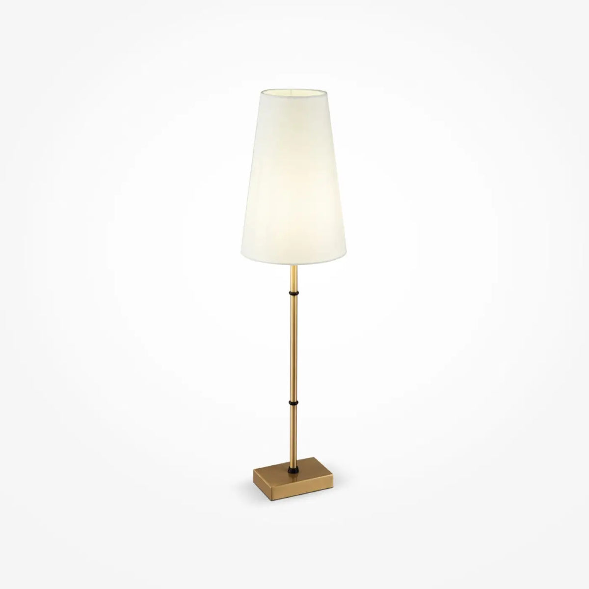 Lampe de chevet dorée Chloé au pied fin et abat-jour clair