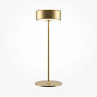 Trois lampes de chevet rechargeables alignées sur une table à manger, vue 11