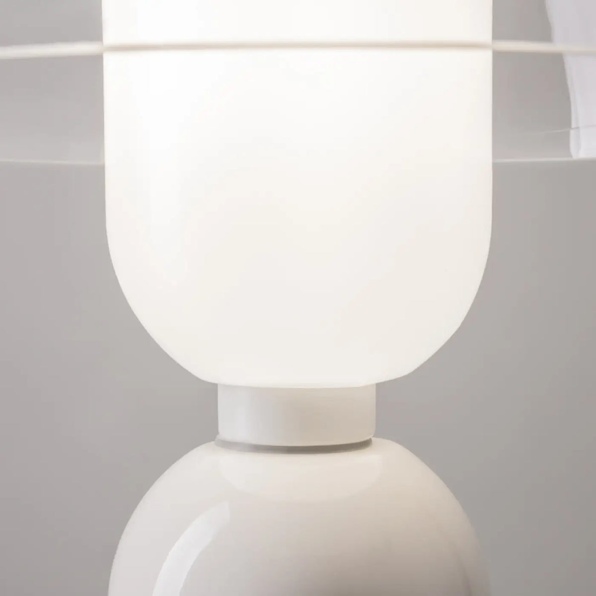 Lampe de chevet céramique blanche avec abat-jour textile chaleureux, vue 8