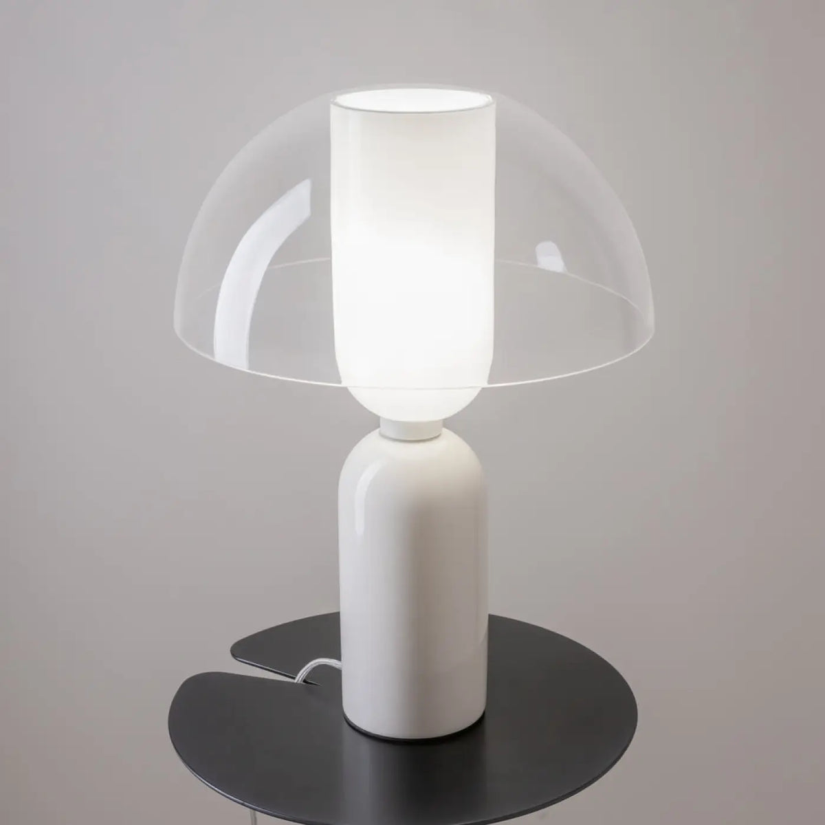 Lampe de chevet céramique Memory allumée diffusant une lumière douce
