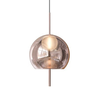 Lampe suspendue en verre rose pastel illuminant une entrée contemporaine, vue 18