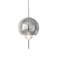 Lampe suspendue en verre sphérique Lira avec reflets dorés dans un salon, vue 13