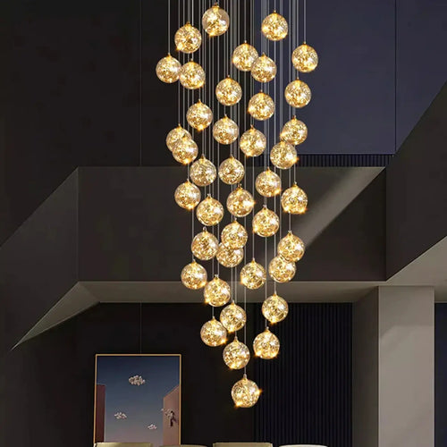 Suspension Cascade LED Dorée pour Escalier