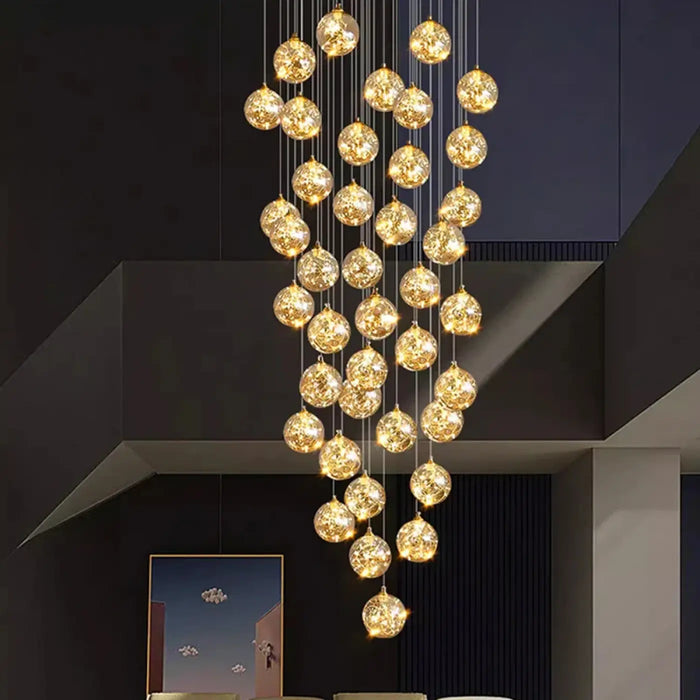 Suspension Cascade LED Dorée pour Escalier