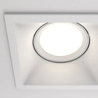 Spot encastrable double en aluminium noir sur plafond moderne, vue 7