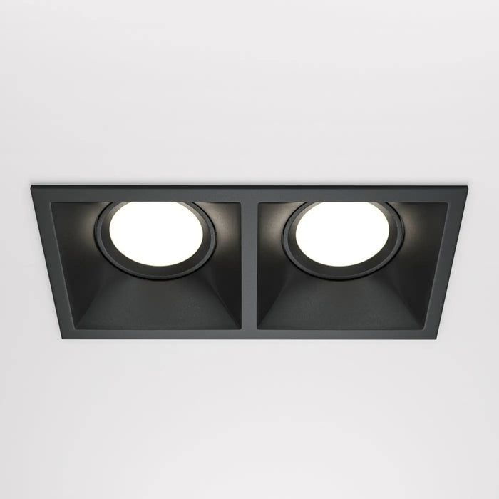 Spot encastrable double en aluminium noir sur plafond moderne