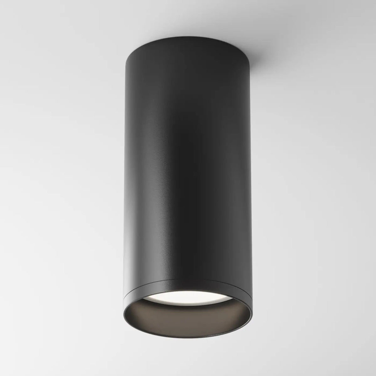 Détail du corps cylindrique en acier du spot plafonnier Iko