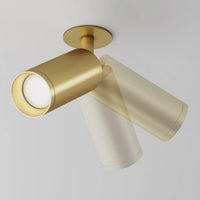 Gros plan du tube orientable du spot orientable en aluminium.