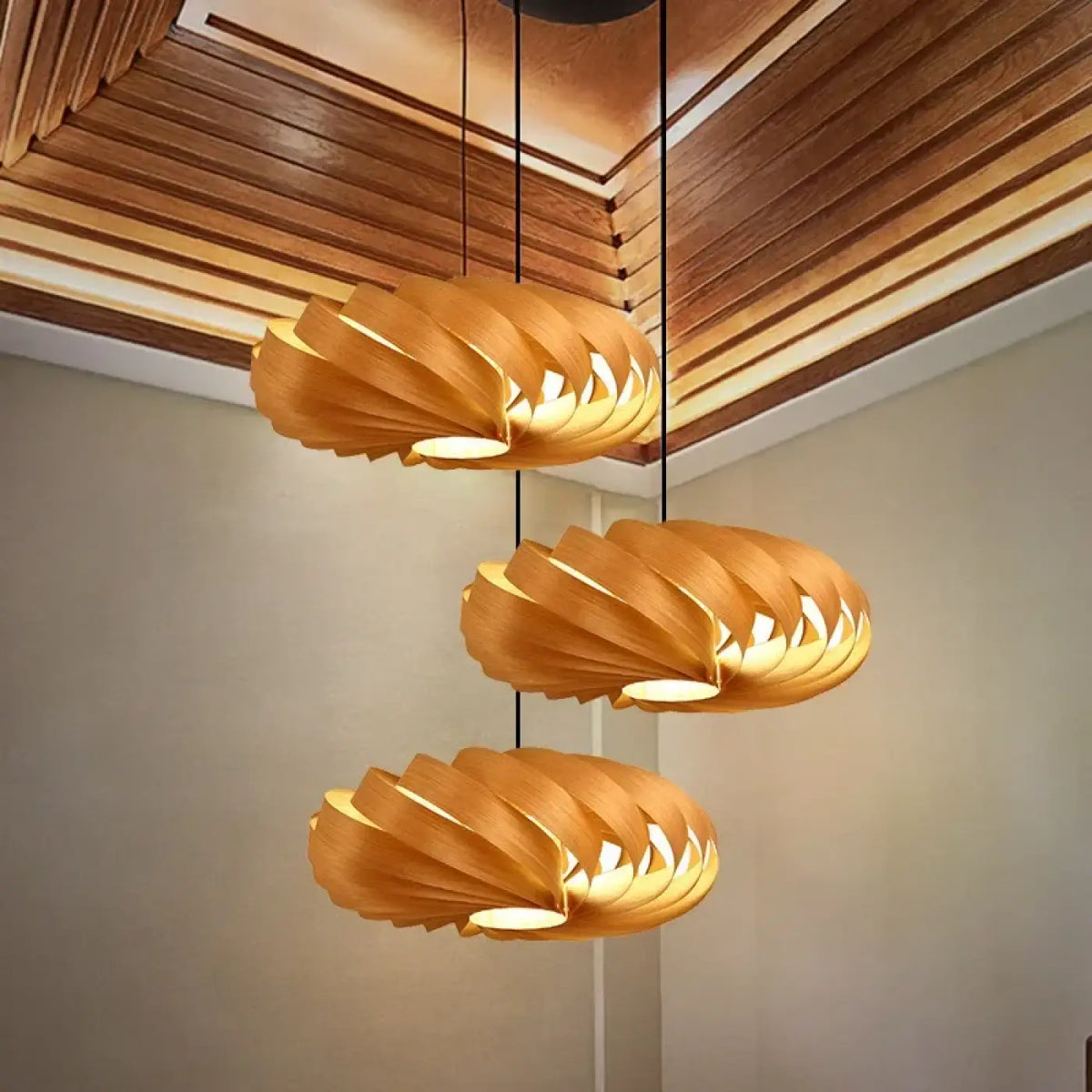 Lampe Suspendue en Bois à Globes Lumineux