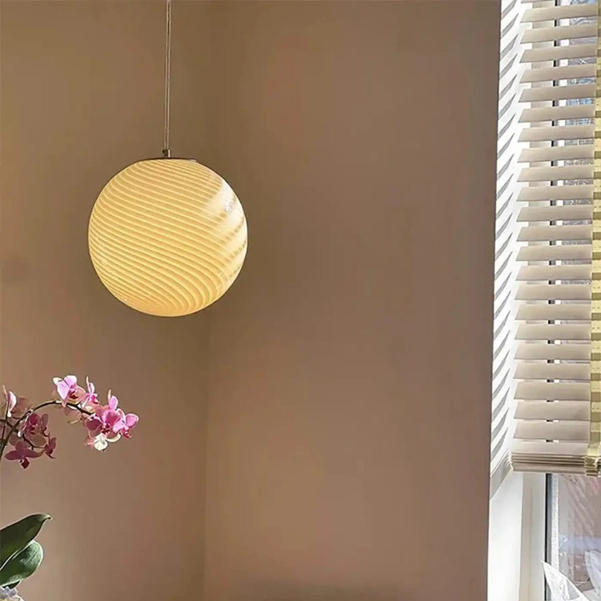 Suspension Boule en Verre Contemporaine