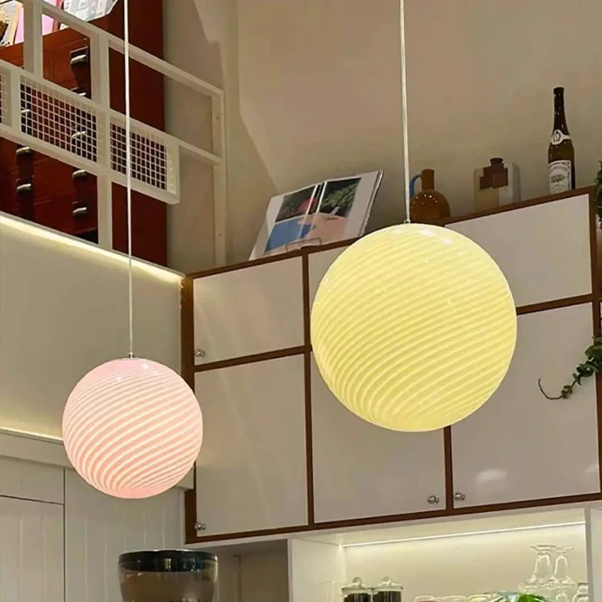 Suspension Boule en Verre Contemporaine