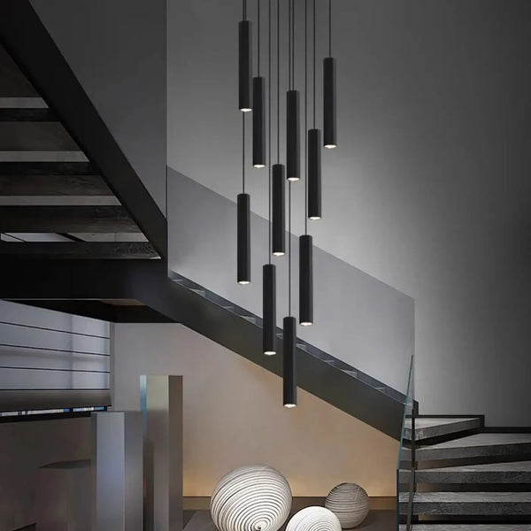 Suspension Cascade Cylindres Noirs pour Escalier
