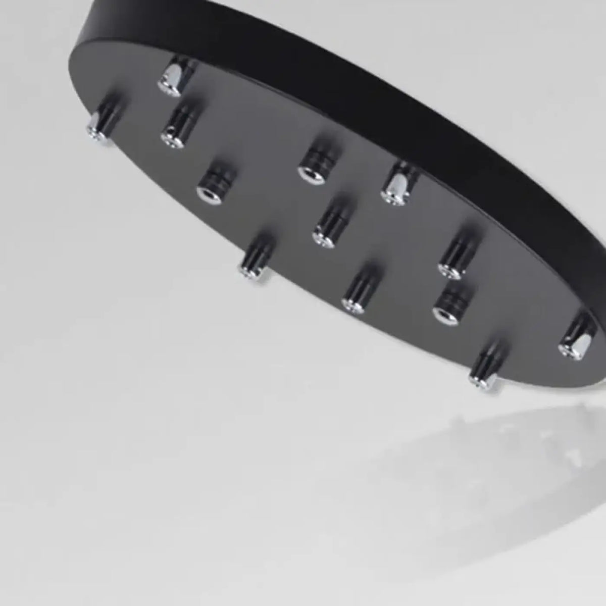 Suspension Cascade Cylindres Noirs pour Escalier