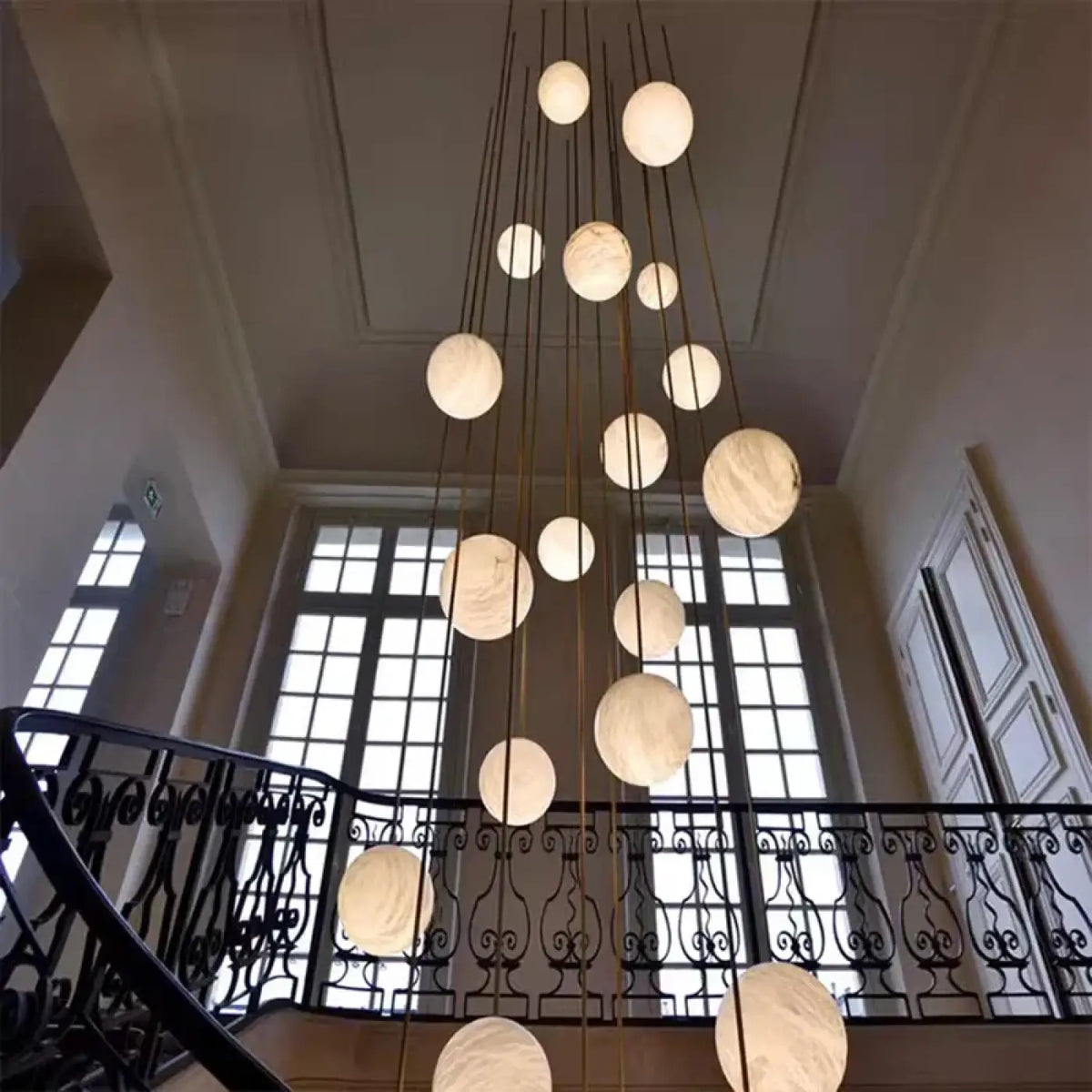Lampe Suspendue Grappe Marbrée Blanche et Dorée