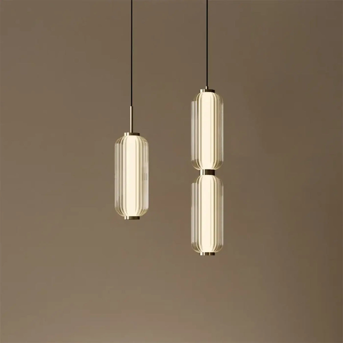 Suspension Cylindrique en Verre Nervuré Doré