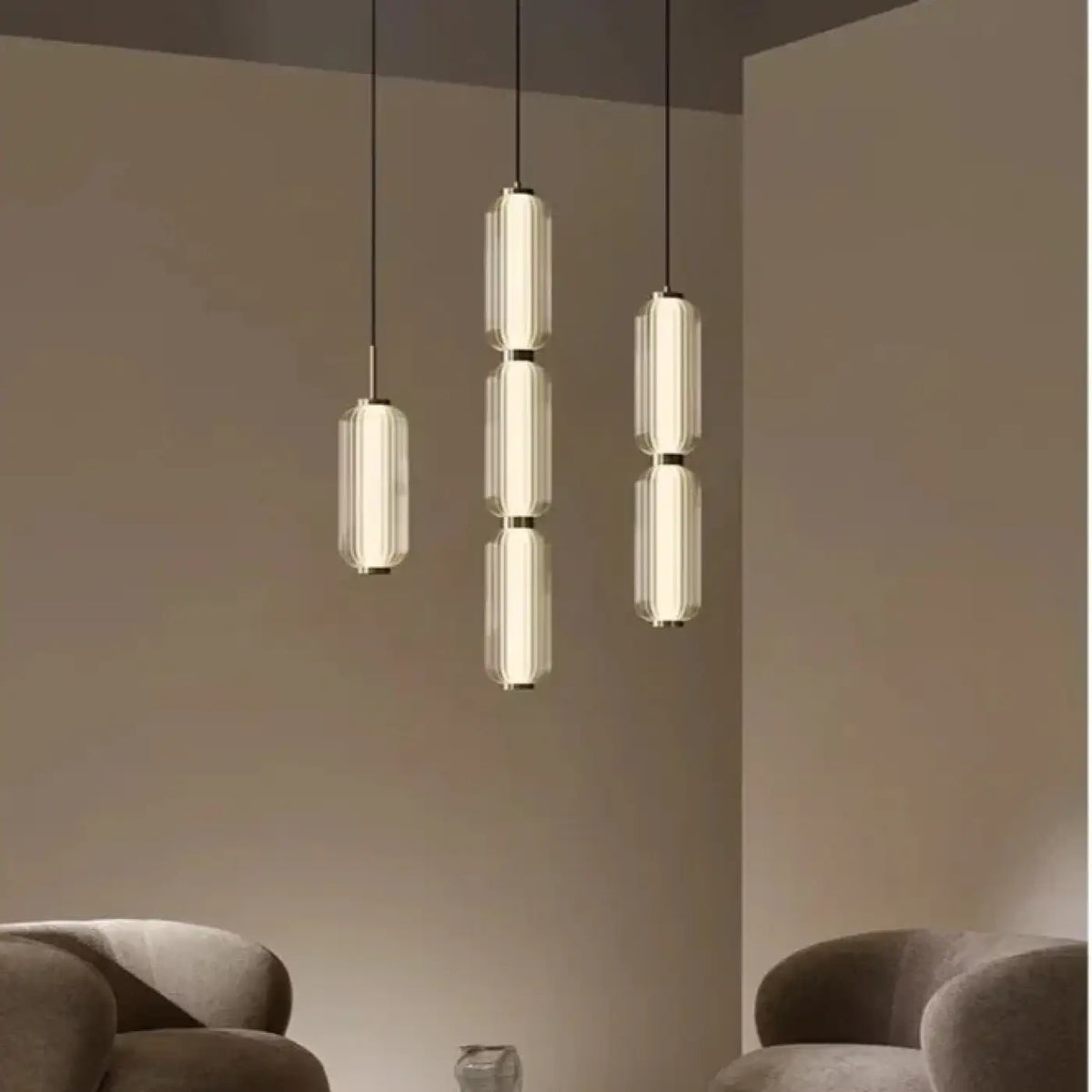 Suspension Cylindrique en Verre Nervuré Doré
