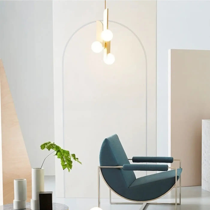 Suspension Dorée Minimaliste avec Boule en Verre