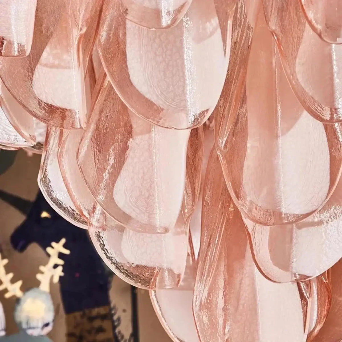 Suspension en Verre Rose à Pétales Décoratifs