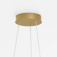 Suspension anneau LED dorée au-dessus d'une table à manger, vue 7
