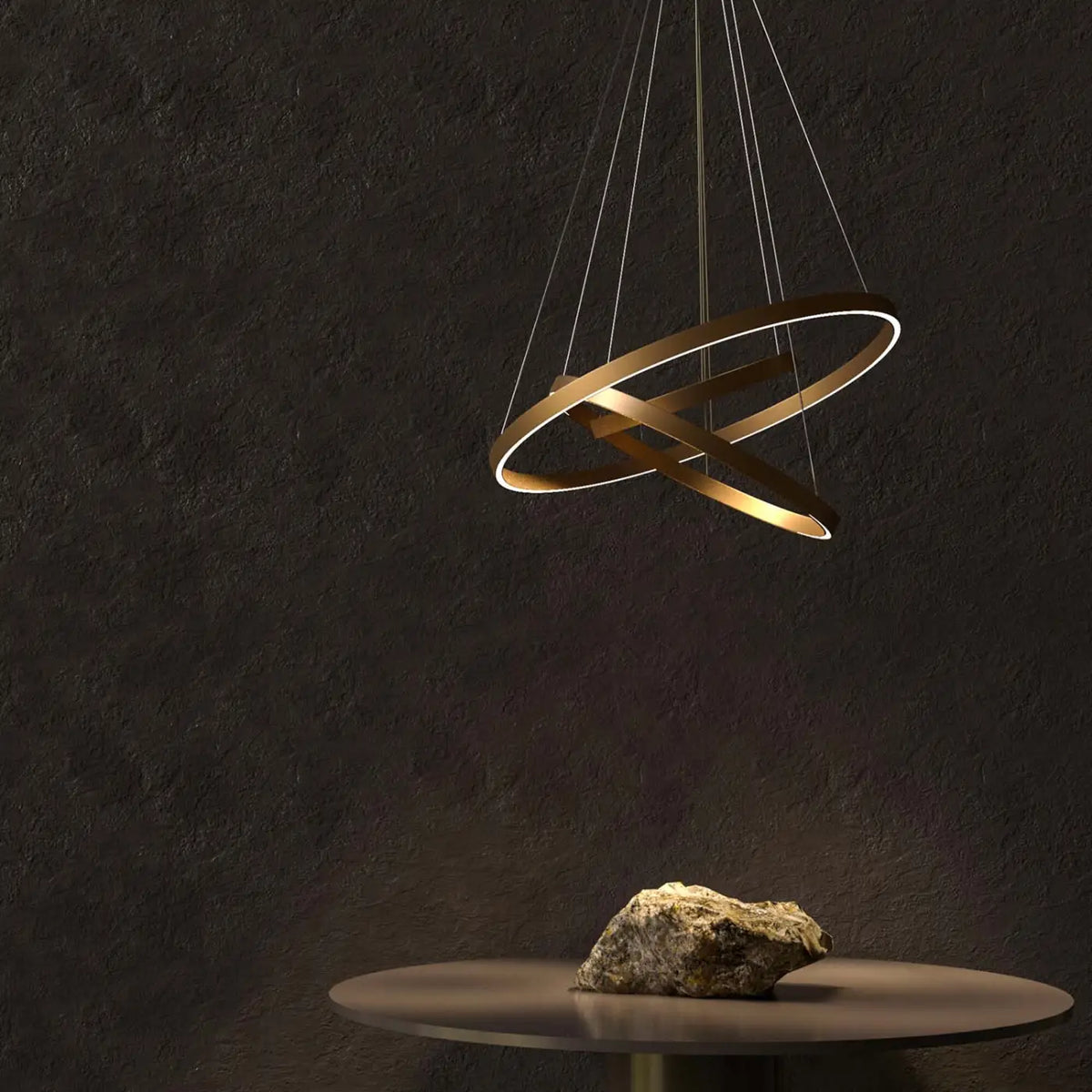 Suspension cascade LED à trois anneaux noir au-dessus d'une table, vue 7