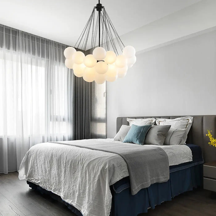 Suspension à 37 Boules Blanches pour Chambre
