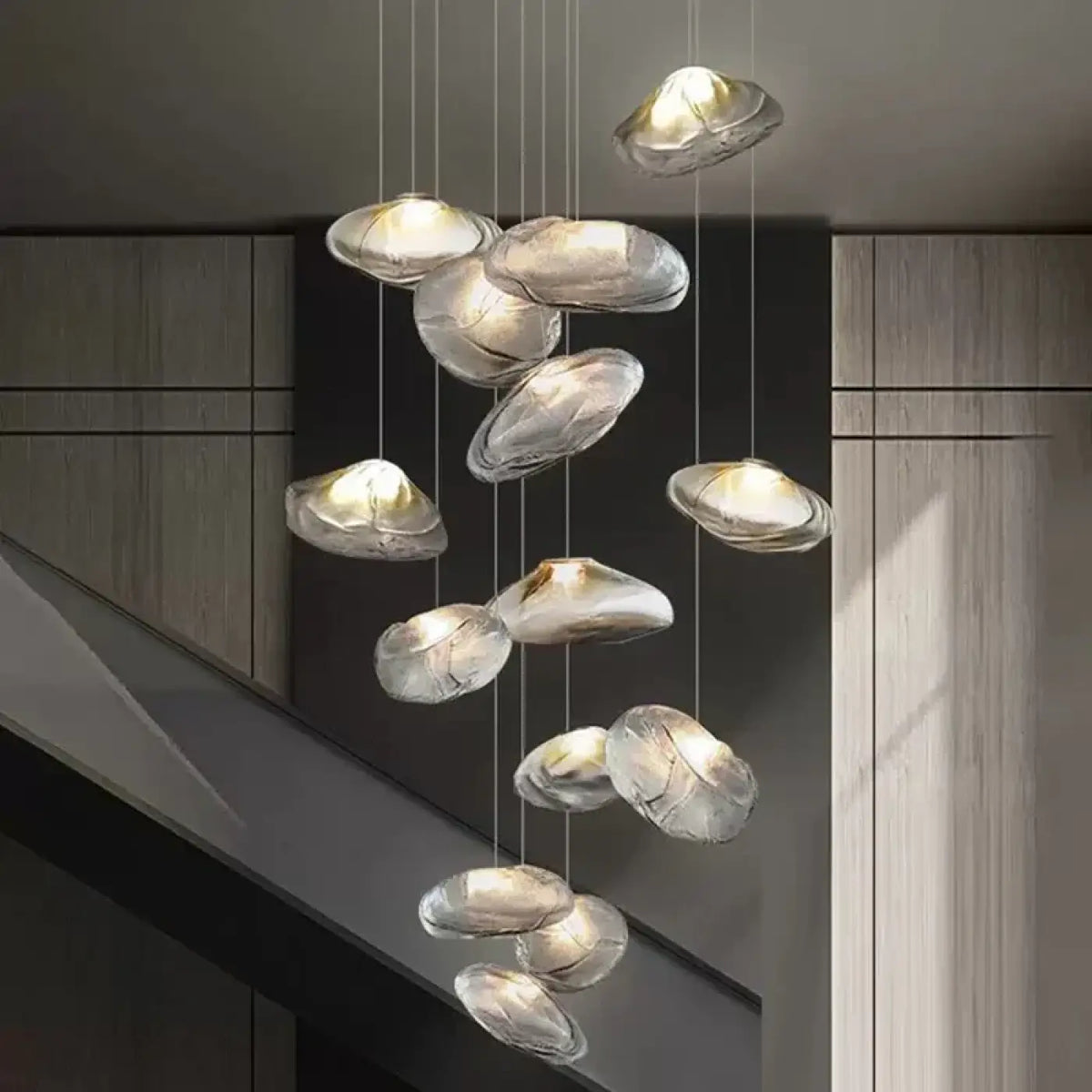 Suspension Cascade en Verre Organique Moderne