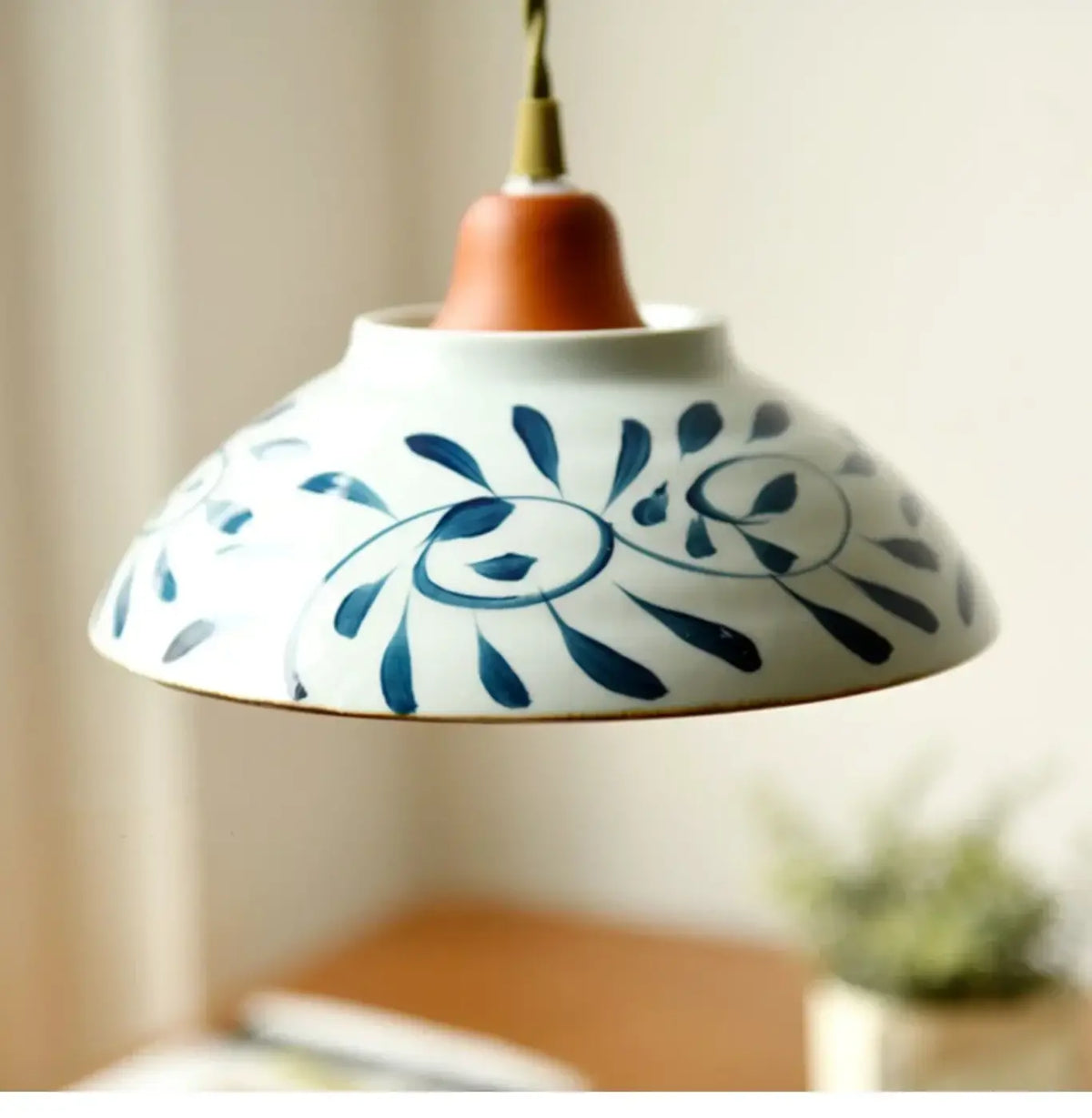 Suspension en Céramique Blanche à Motifs Bleus