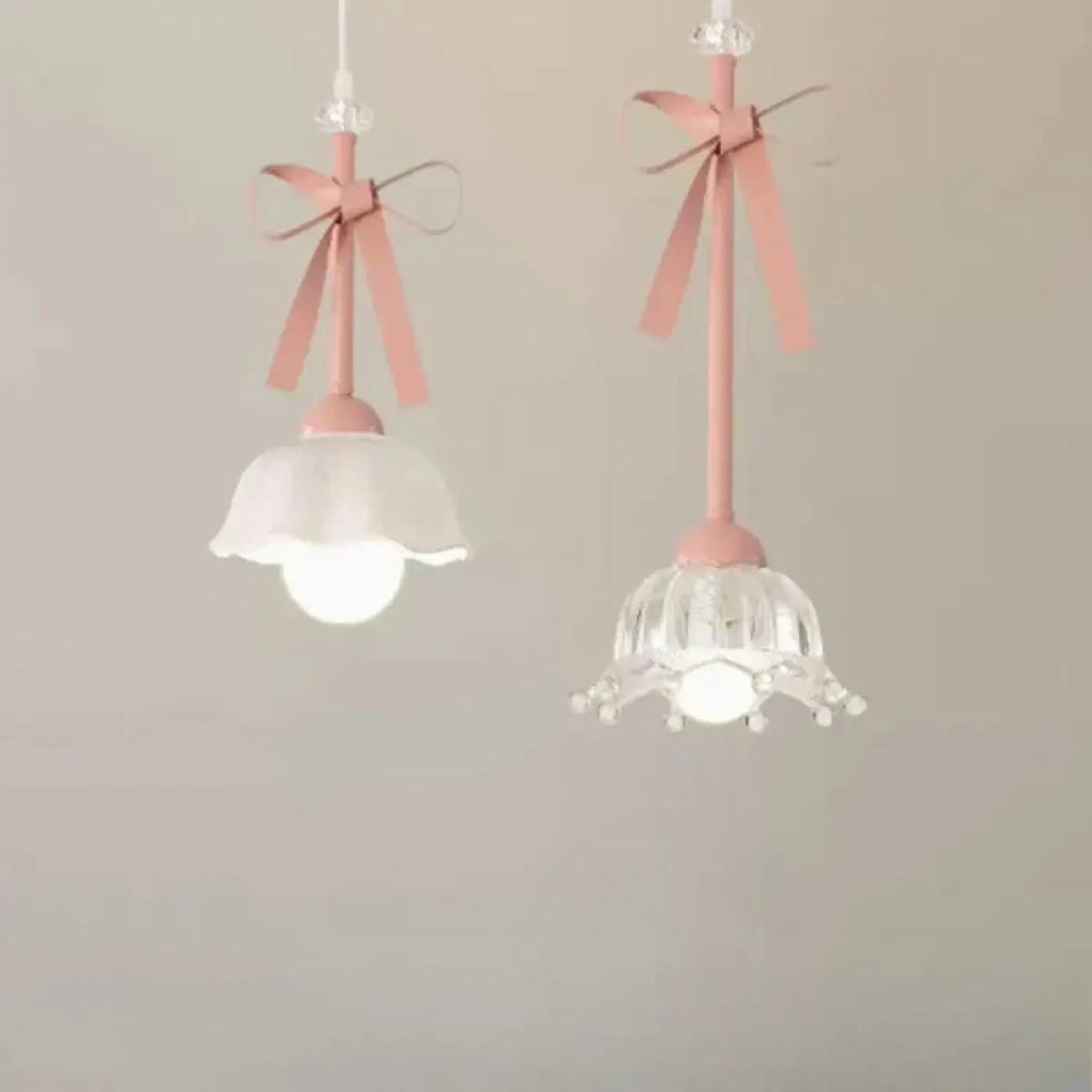 Lampe Suspendue Design à Rubans Roses et Verre