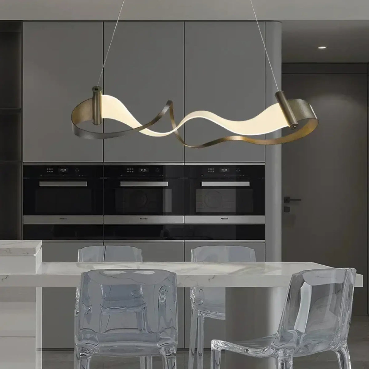Lampe Suspendue Ondulée en Métal Doré